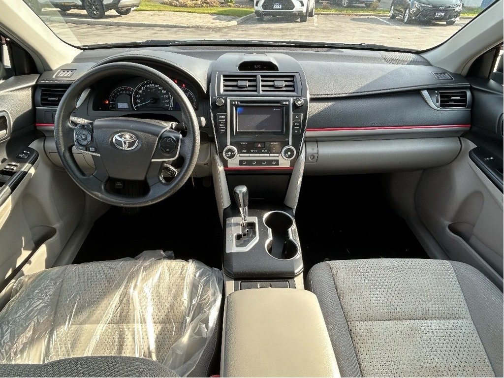 2014  Camry LE in Niagara Falls, Ontario - 15 - w1024h768px