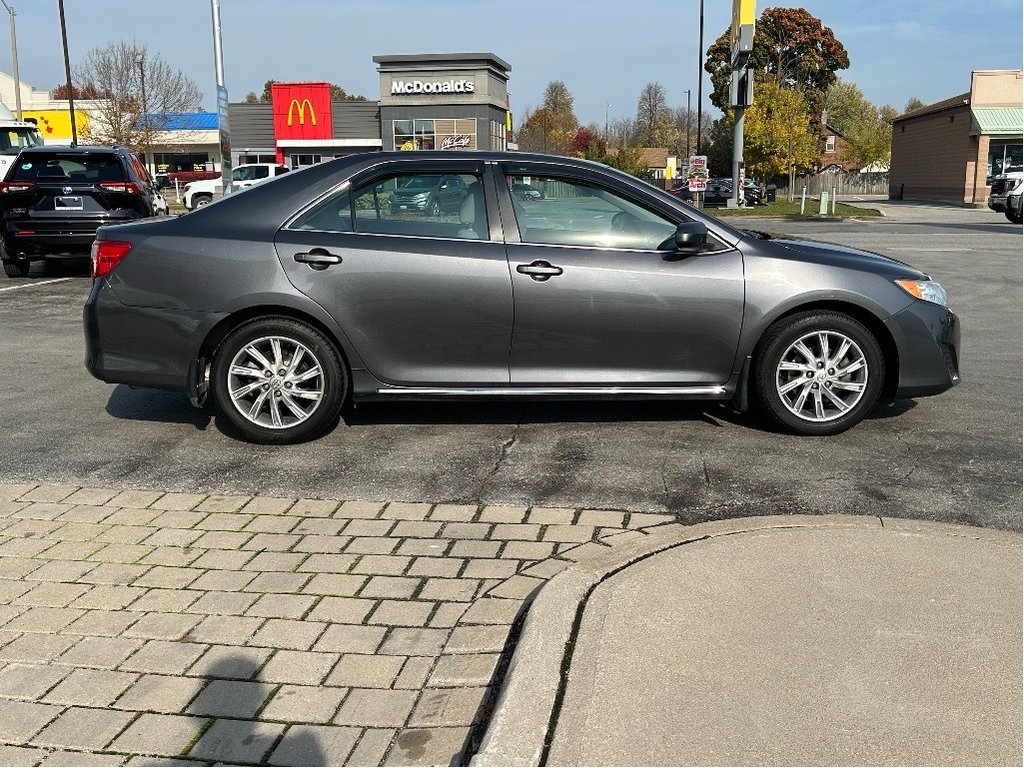 2014  Camry LE in Niagara Falls, Ontario - 6 - w1024h768px