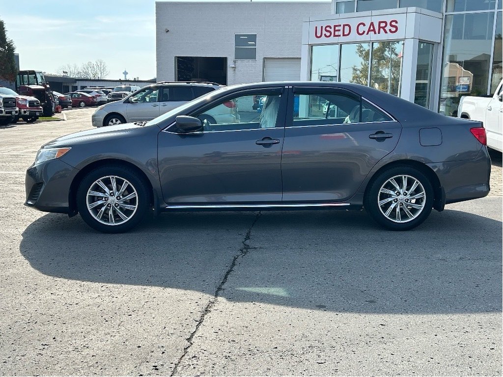 2014  Camry LE in Niagara Falls, Ontario - 2 - w1024h768px