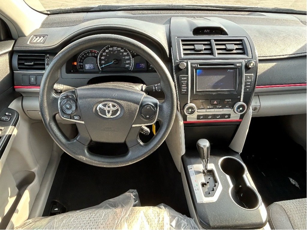 2014  Camry LE in Niagara Falls, Ontario - 13 - w1024h768px