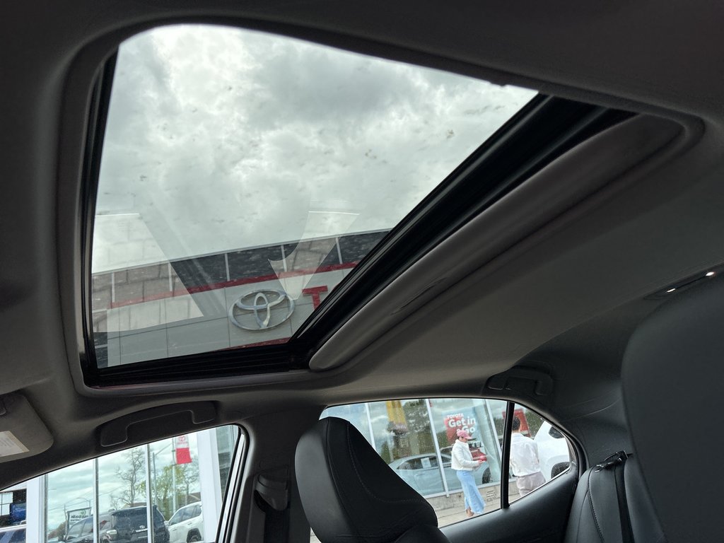 2021 Toyota Camry SE in Niagara Falls, Ontario - 16 - w1024h768px