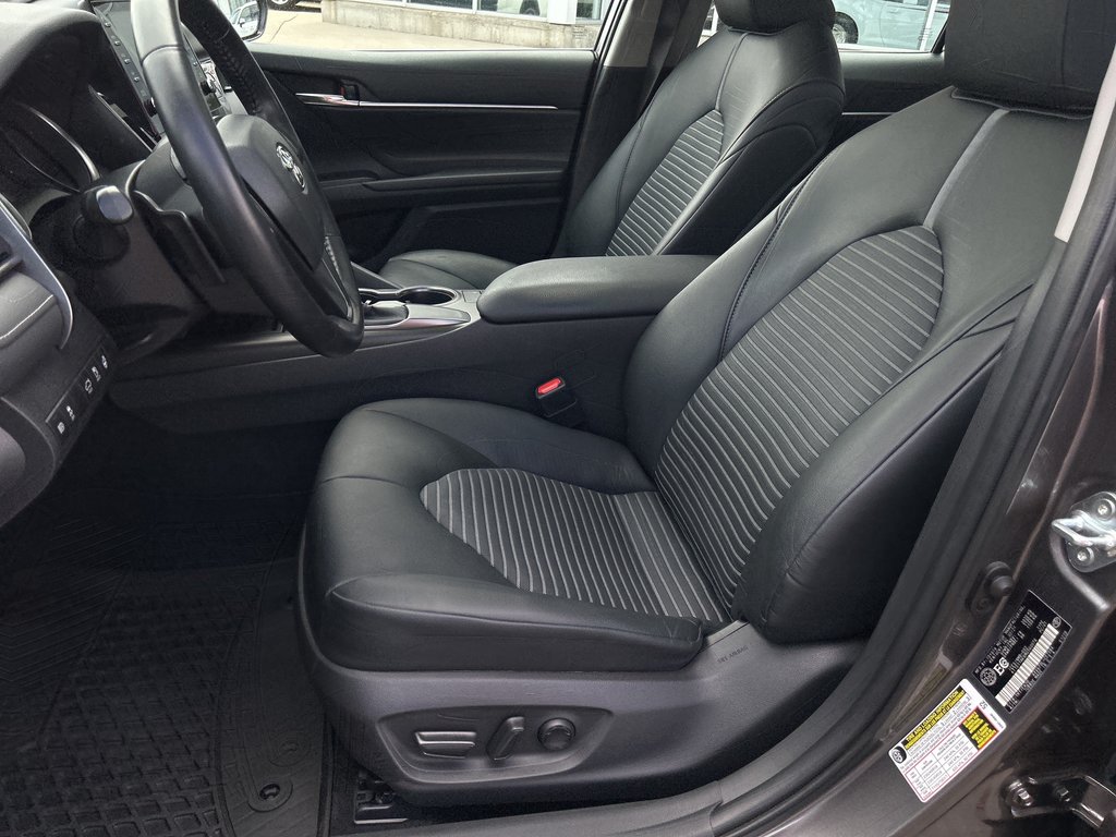2021 Toyota Camry SE in Niagara Falls, Ontario - 11 - w1024h768px
