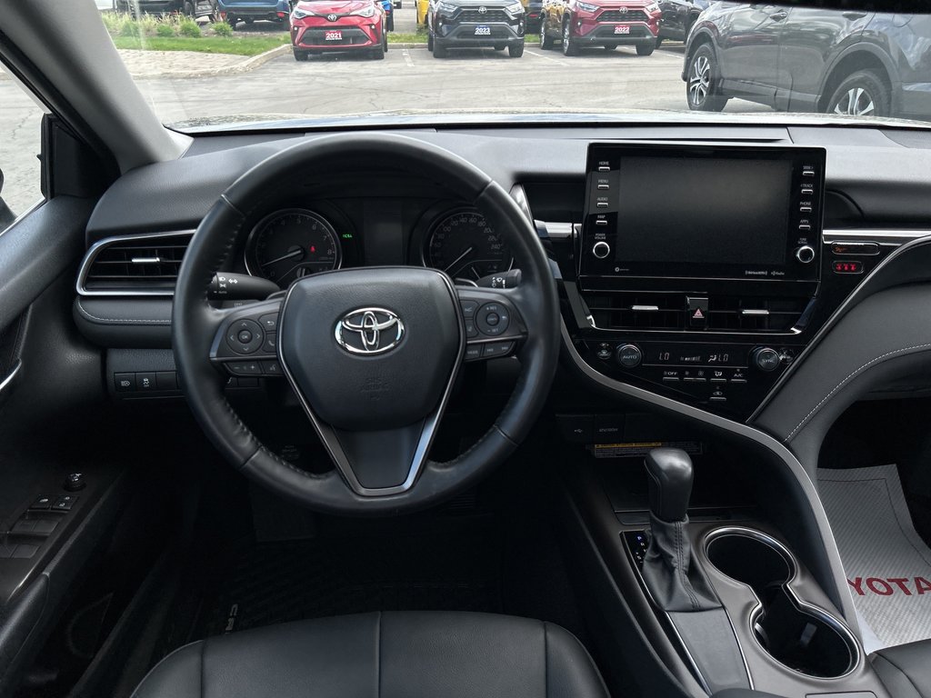 2021 Toyota Camry SE in Niagara Falls, Ontario - 13 - w1024h768px