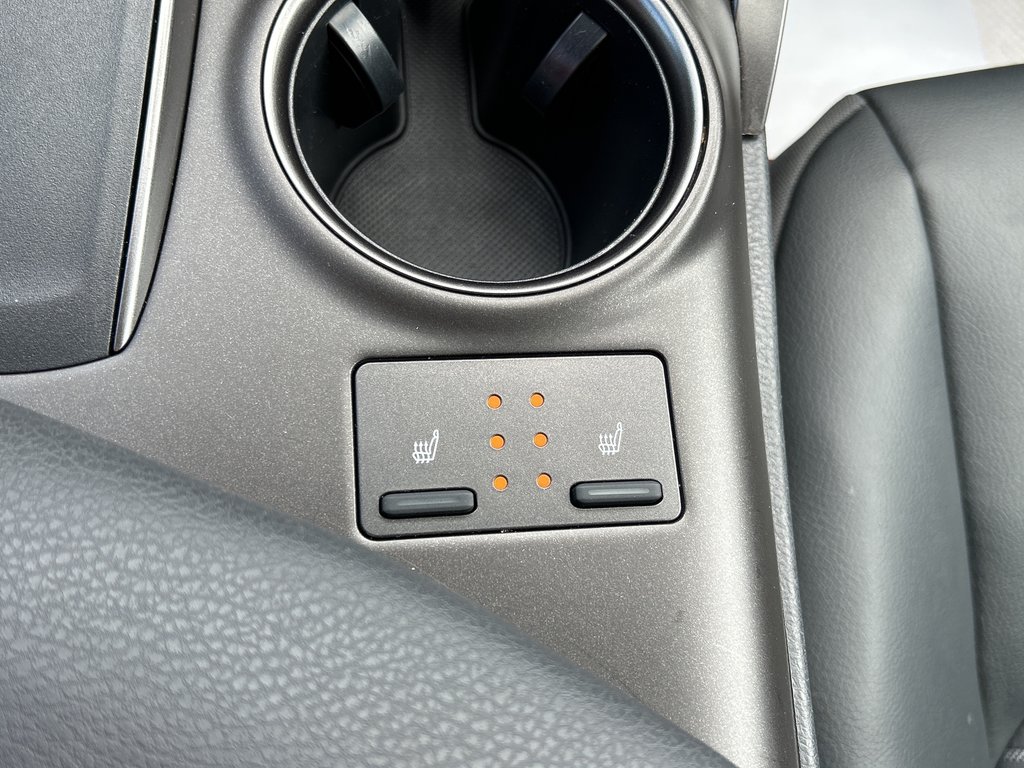 2021 Toyota Camry SE in Niagara Falls, Ontario - 18 - w1024h768px