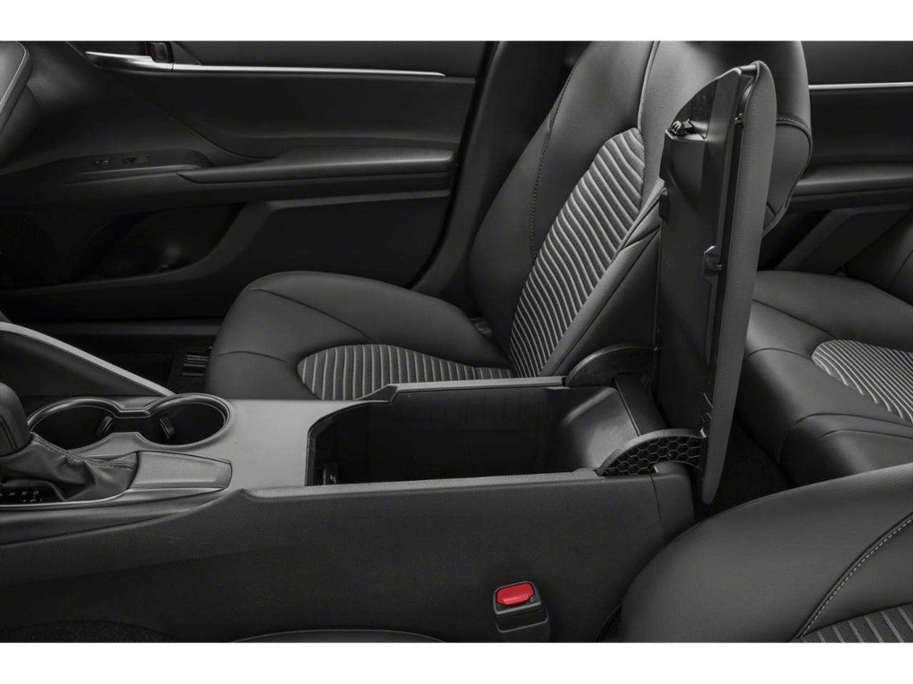 2021 Toyota Camry SE in Niagara Falls, Ontario - 5 - w1024h768px