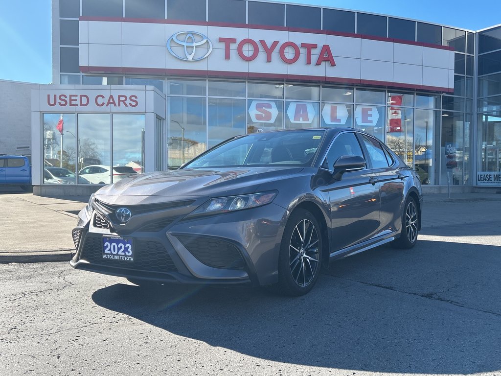 2023  Camry Hybrid SE in Niagara Falls, Ontario - 9 - w1024h768px