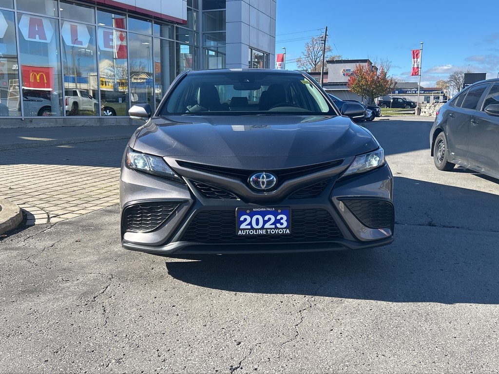 2023  Camry Hybrid SE in Niagara Falls, Ontario - 8 - w1024h768px