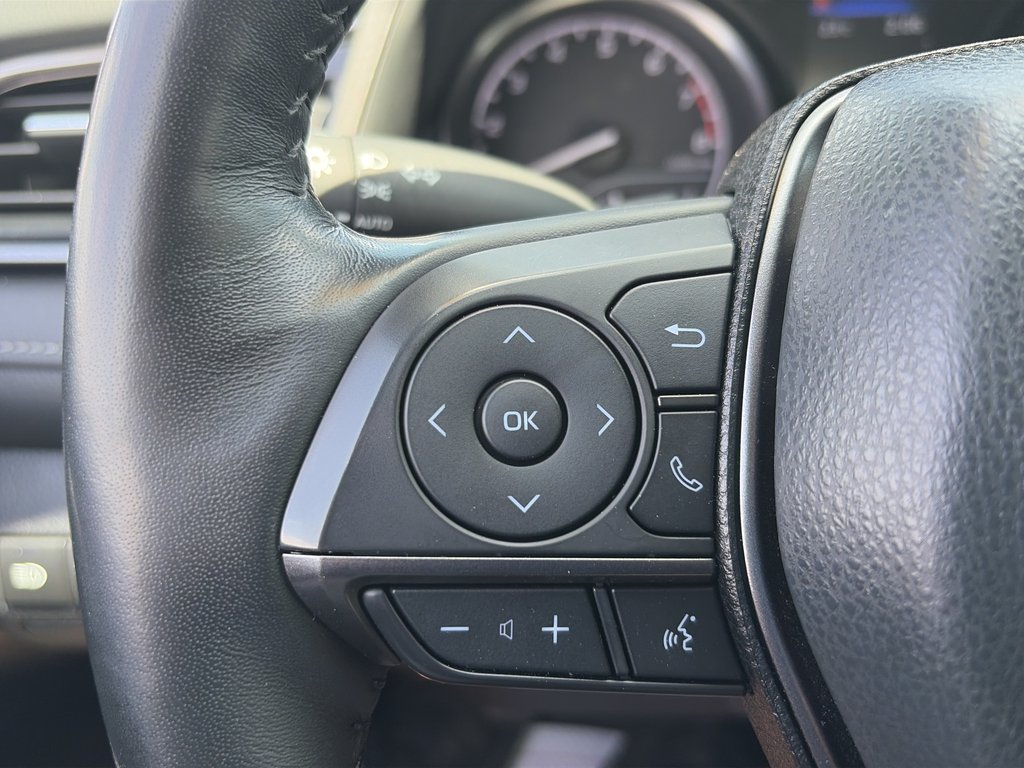 2024 Toyota Camry SE in Niagara Falls, Ontario - 19 - w1024h768px