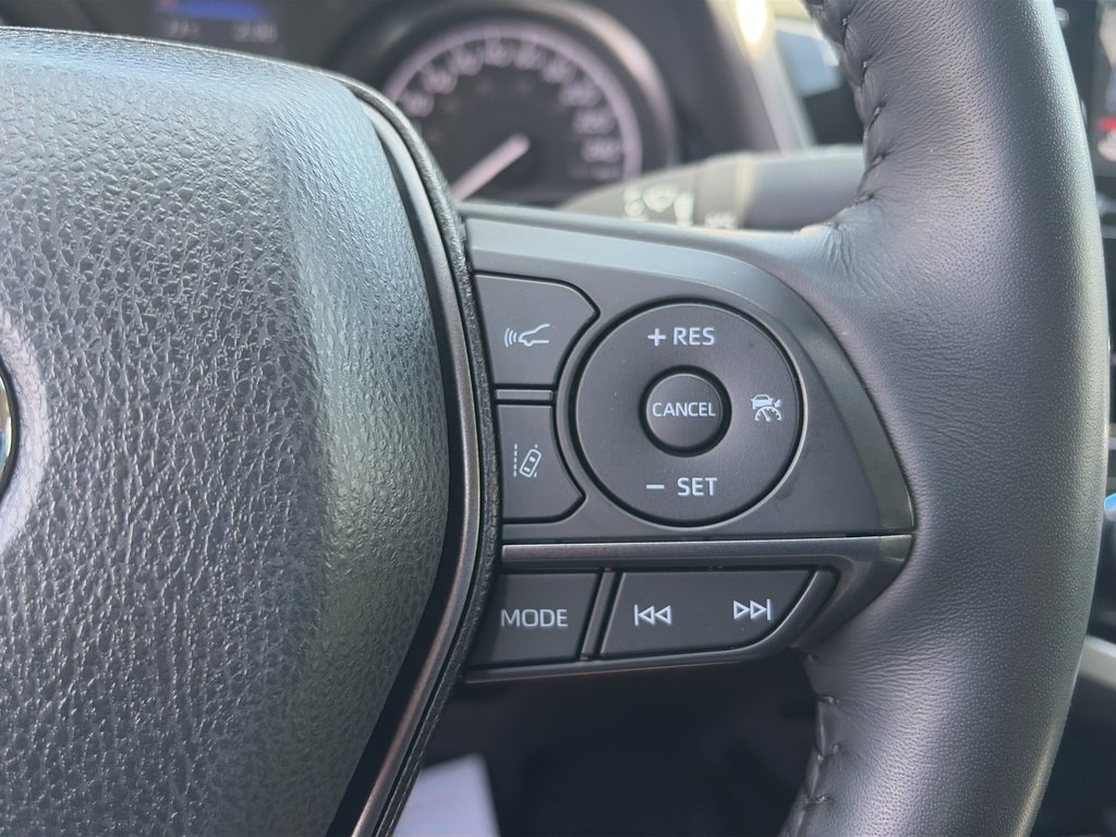 2024 Toyota Camry SE in Niagara Falls, Ontario - 20 - w1024h768px