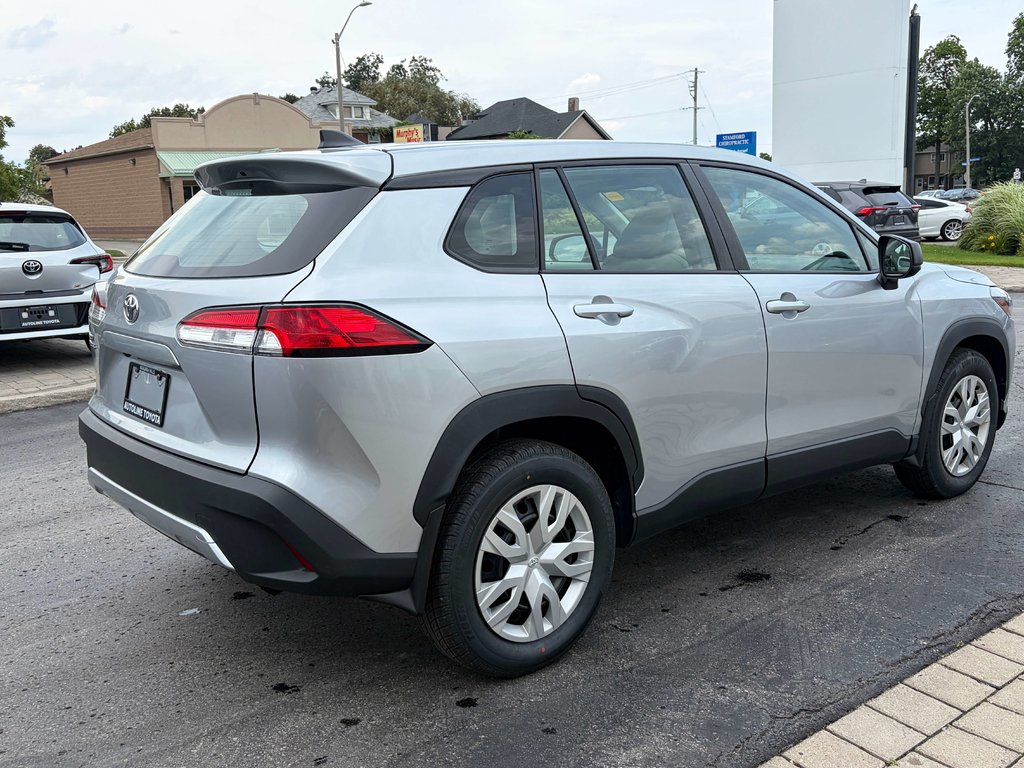2022 Toyota Corolla Cross L in Niagara Falls, Ontario - 5 - w1024h768px