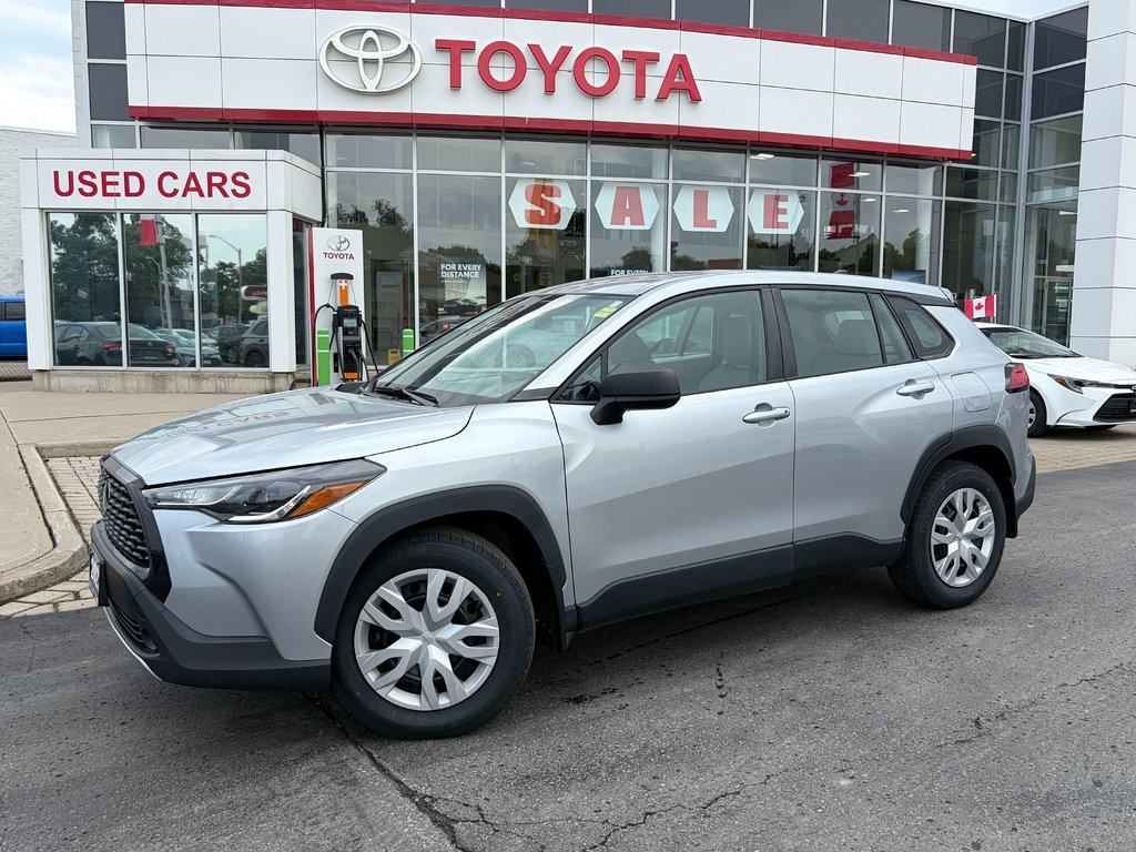2022 Toyota Corolla Cross L in Niagara Falls, Ontario - 1 - w1024h768px