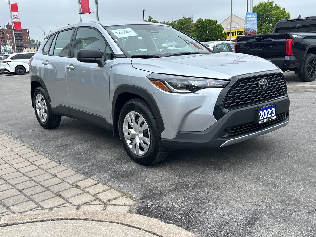 2023 Toyota COROLLA CROSS L in Niagara Falls, Ontario - 7 - w1024h768px