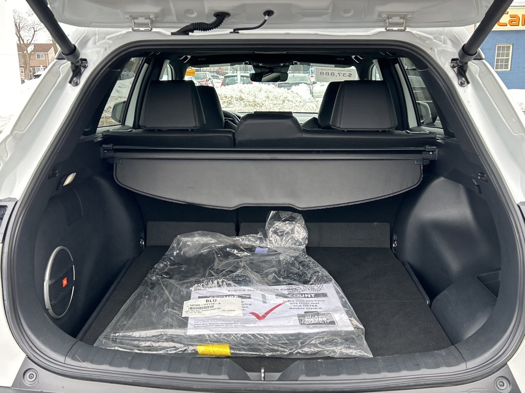 2023 Toyota Corolla Cross Hybrid XSE in Niagara Falls, Ontario - 6 - w1024h768px