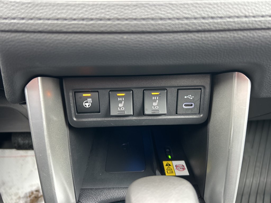 2023 Toyota Corolla Cross Hybrid XSE in Niagara Falls, Ontario - 17 - w1024h768px