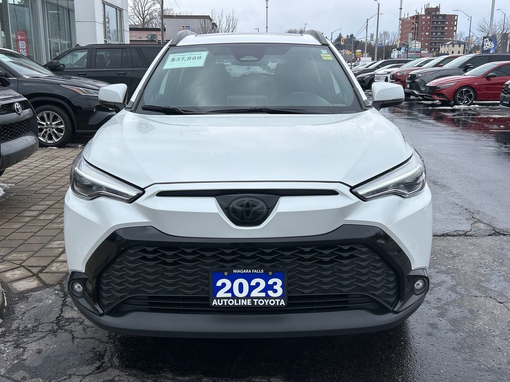 2023 Toyota Corolla Cross Hybrid XSE in Niagara Falls, Ontario - 8 - w1024h768px