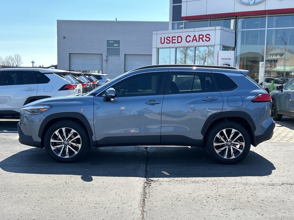 2023 Toyota Corolla Cross XLE in Niagara Falls, Ontario - 2 - w1024h768px