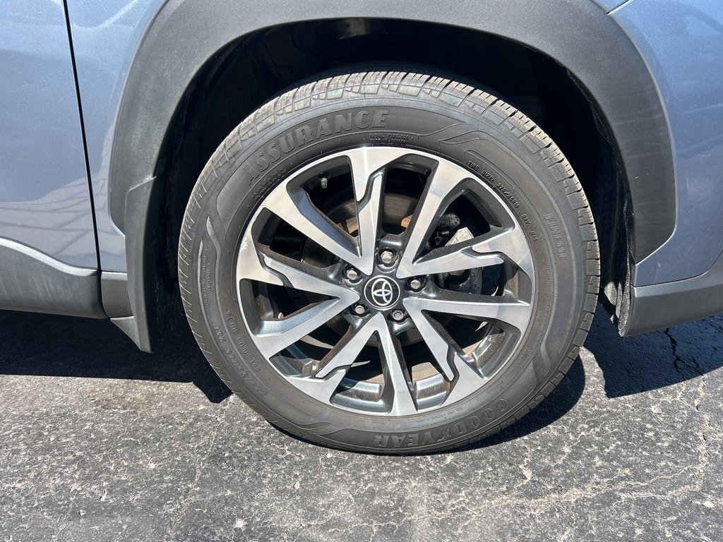 2023 Toyota Corolla Cross XLE in Niagara Falls, Ontario - 21 - w1024h768px