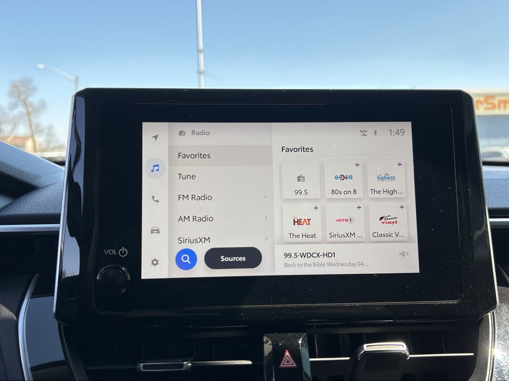 2023 Toyota Corolla Cross XLE in Niagara Falls, Ontario - 15 - w1024h768px