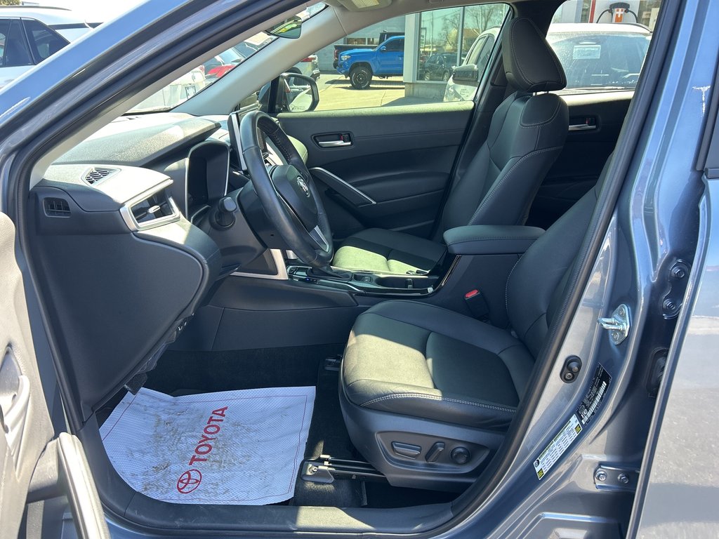 2023 Toyota Corolla Cross XLE in Niagara Falls, Ontario - 10 - w1024h768px