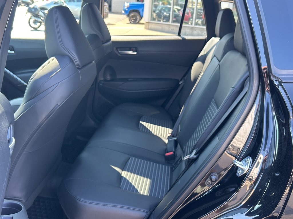 2024 Toyota COROLLA CROSS Hybrid XSE in Niagara Falls, Ontario - 12 - w1024h768px