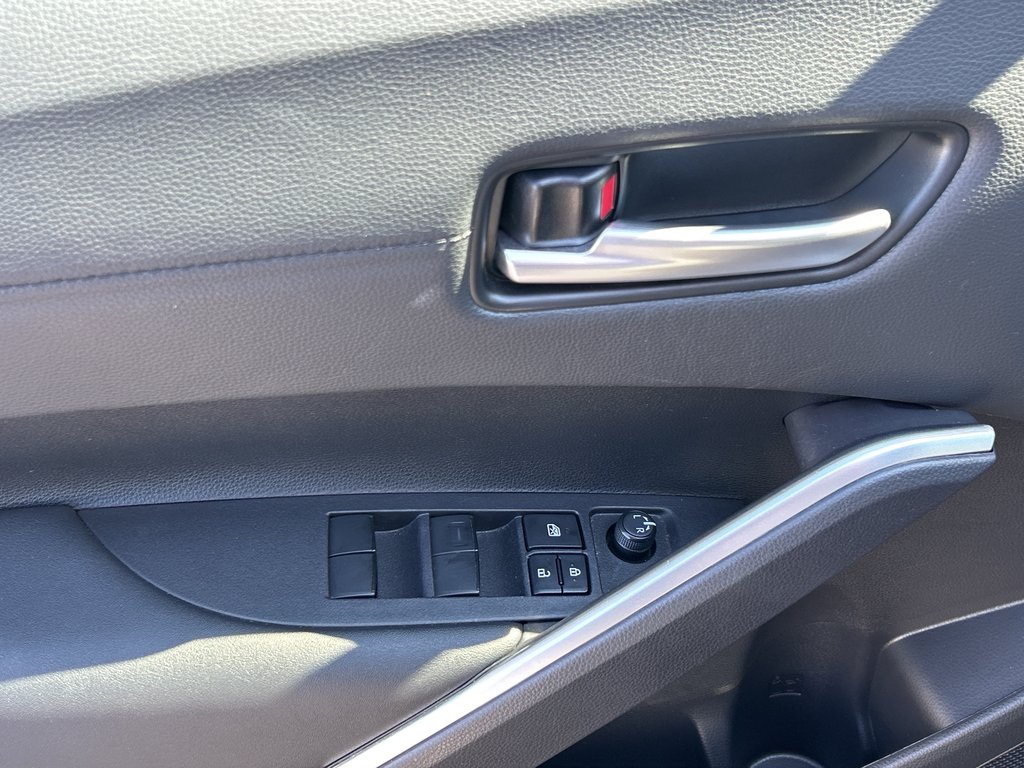 2024 Toyota COROLLA CROSS Hybrid XSE in Niagara Falls, Ontario - 9 - w1024h768px
