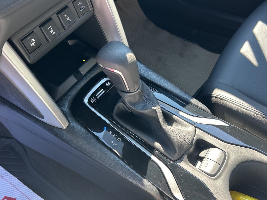 2024 Toyota COROLLA CROSS Hybrid XSE in Niagara Falls, Ontario - 16 - w1024h768px