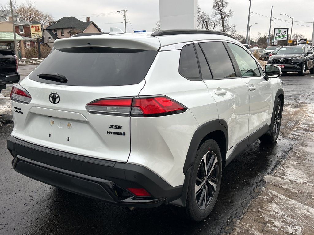 2024 Toyota Corolla Cross Hybrid XSE in Niagara Falls, Ontario - 5 - w1024h768px