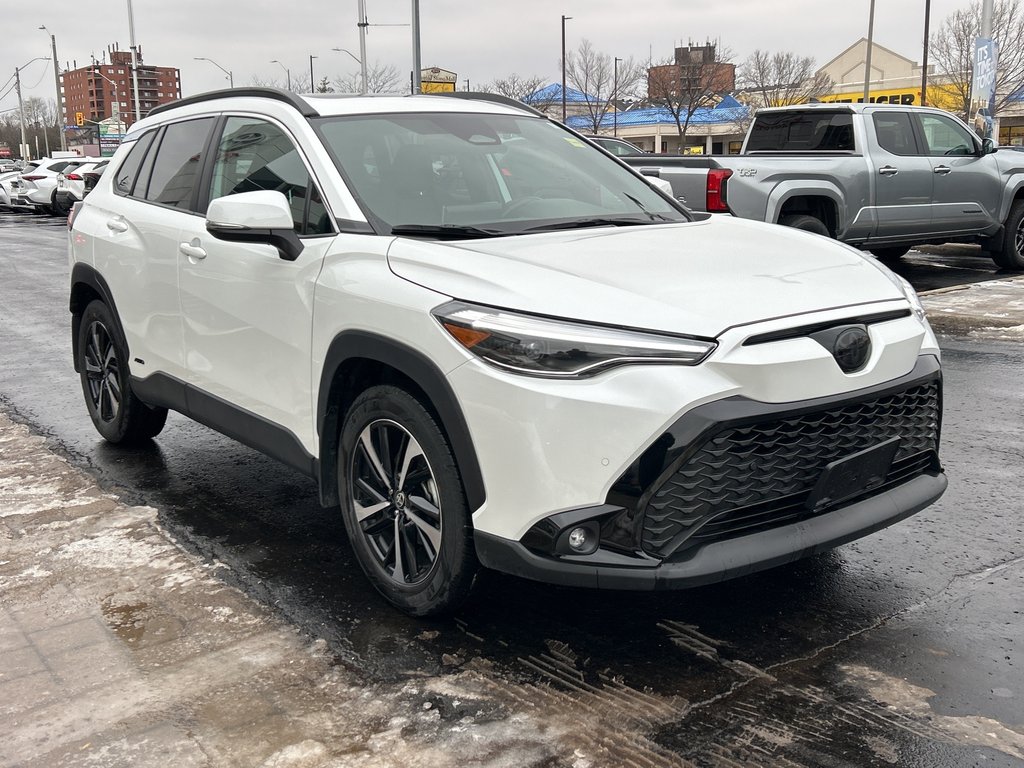 2024 Toyota Corolla Cross Hybrid XSE in Niagara Falls, Ontario - 7 - w1024h768px