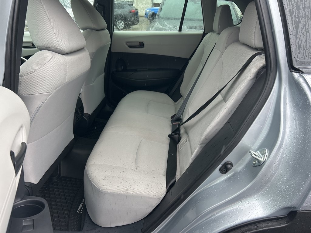 2024 Toyota Corolla Cross L in Niagara Falls, Ontario - 11 - w1024h768px