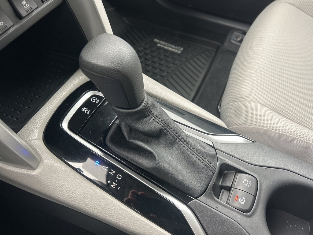 2024 Toyota Corolla Cross L in Niagara Falls, Ontario - 12 - w1024h768px