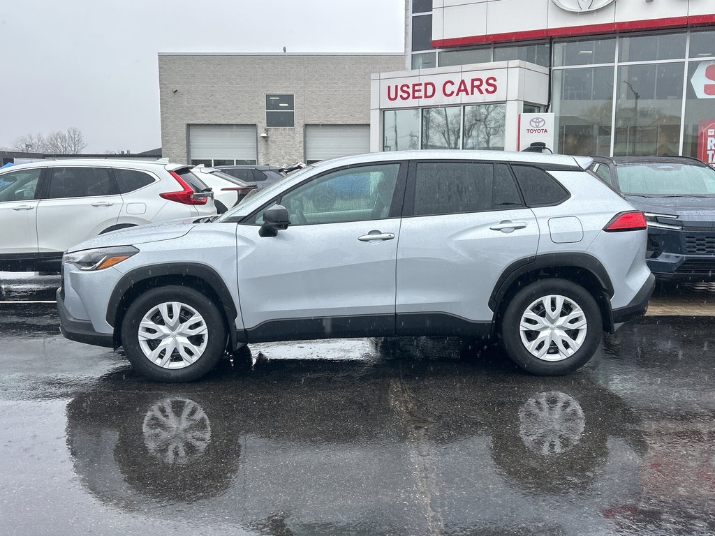 2024 Toyota Corolla Cross L in Niagara Falls, Ontario - 2 - w1024h768px
