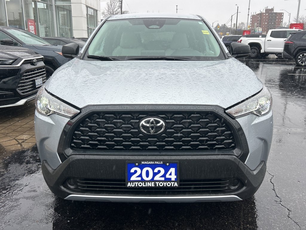 2024 Toyota Corolla Cross L in Niagara Falls, Ontario - 7 - w1024h768px