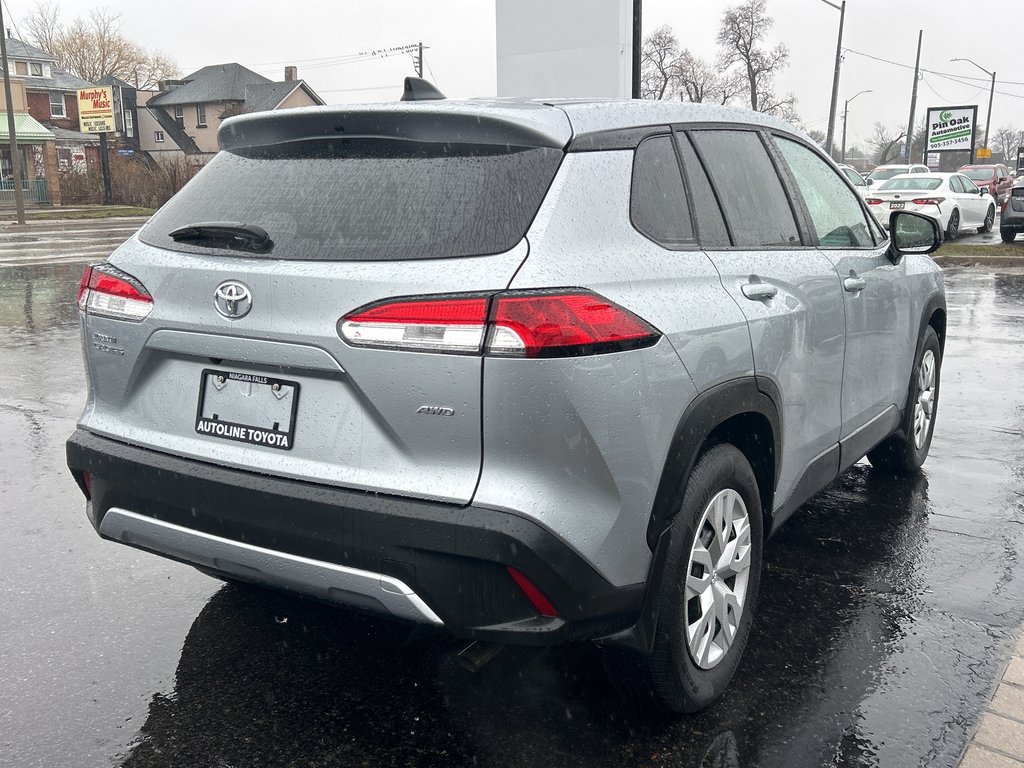 2024 Toyota Corolla Cross L photo 4