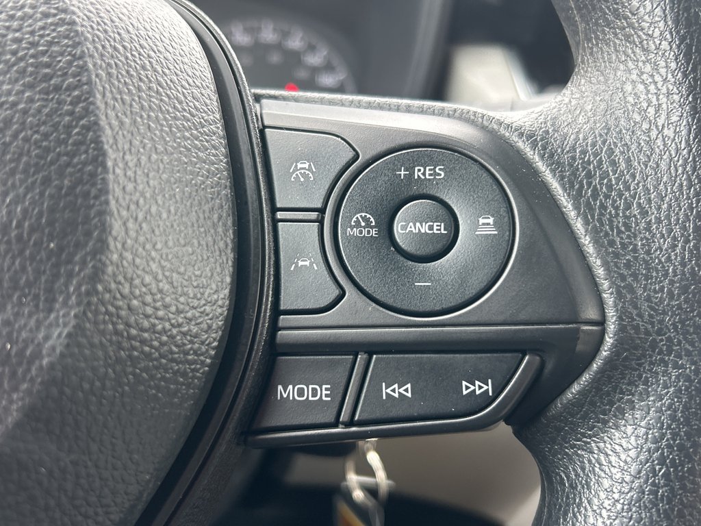 2024 Toyota Corolla Cross L in Niagara Falls, Ontario - 19 - w1024h768px