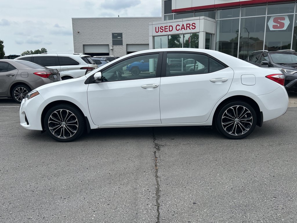 2016 Toyota Corolla S in Niagara Falls, Ontario - 2 - w1024h768px