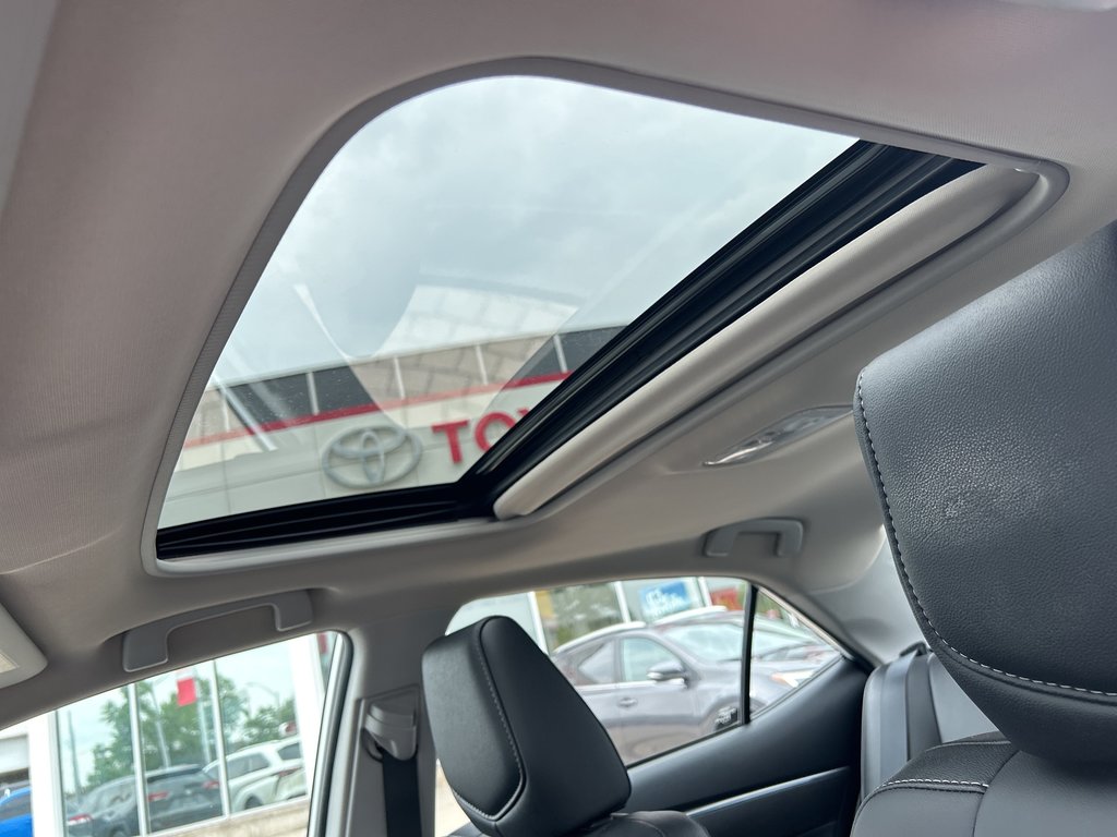 2016 Toyota Corolla S in Niagara Falls, Ontario - 16 - w1024h768px