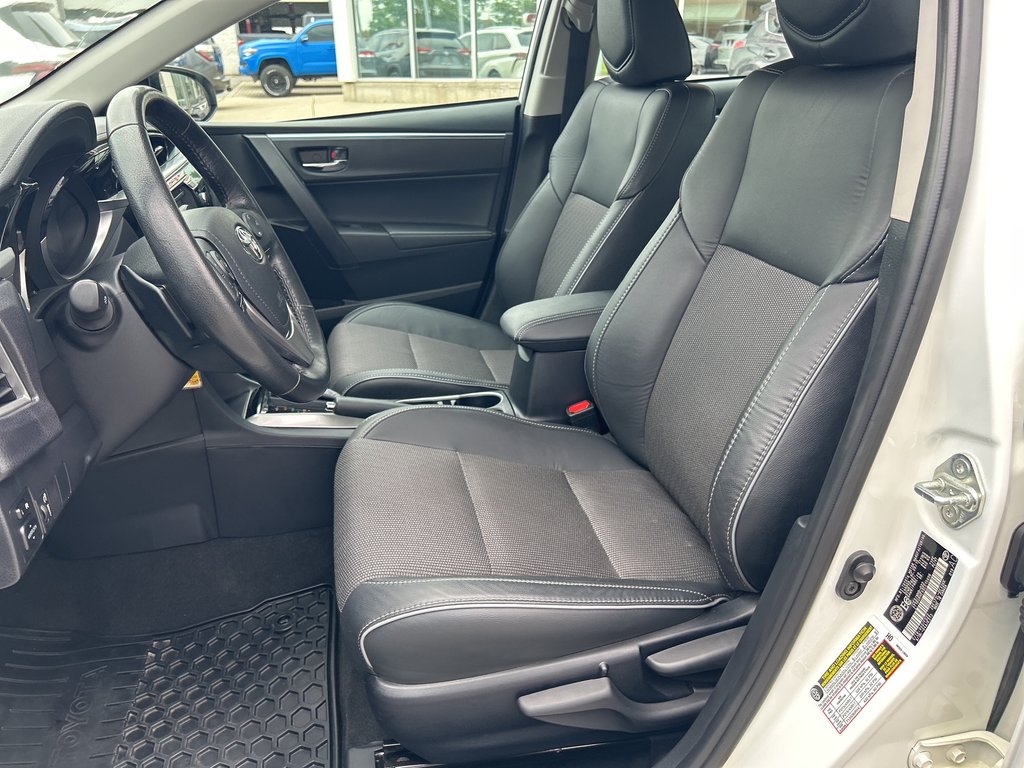2016 Toyota Corolla S in Niagara Falls, Ontario - 11 - w1024h768px