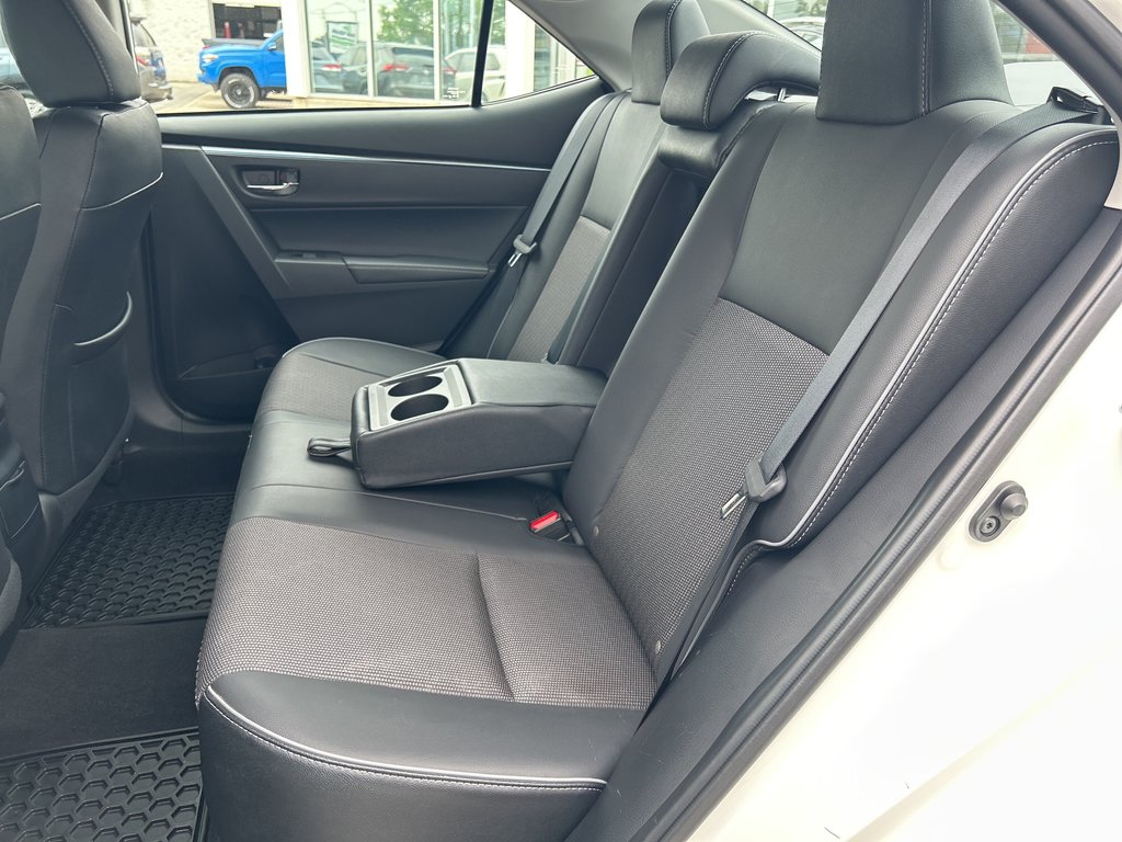 2016 Toyota Corolla S in Niagara Falls, Ontario - 12 - w1024h768px