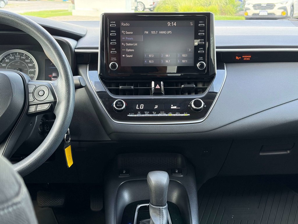 2020 Toyota Corolla LE in Niagara Falls, Ontario - 13 - w1024h768px