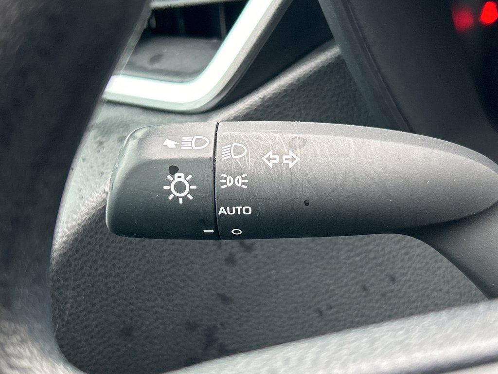 2021 Toyota Corolla LE in Niagara Falls, Ontario - 20 - w1024h768px