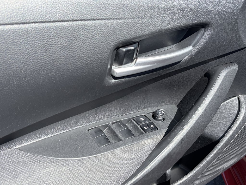 2021 Toyota Corolla LE in Niagara Falls, Ontario - 8 - w1024h768px