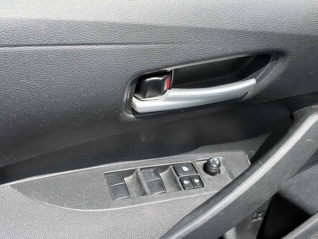 2021 Toyota Corolla LE in Niagara Falls, Ontario - 8 - w1024h768px