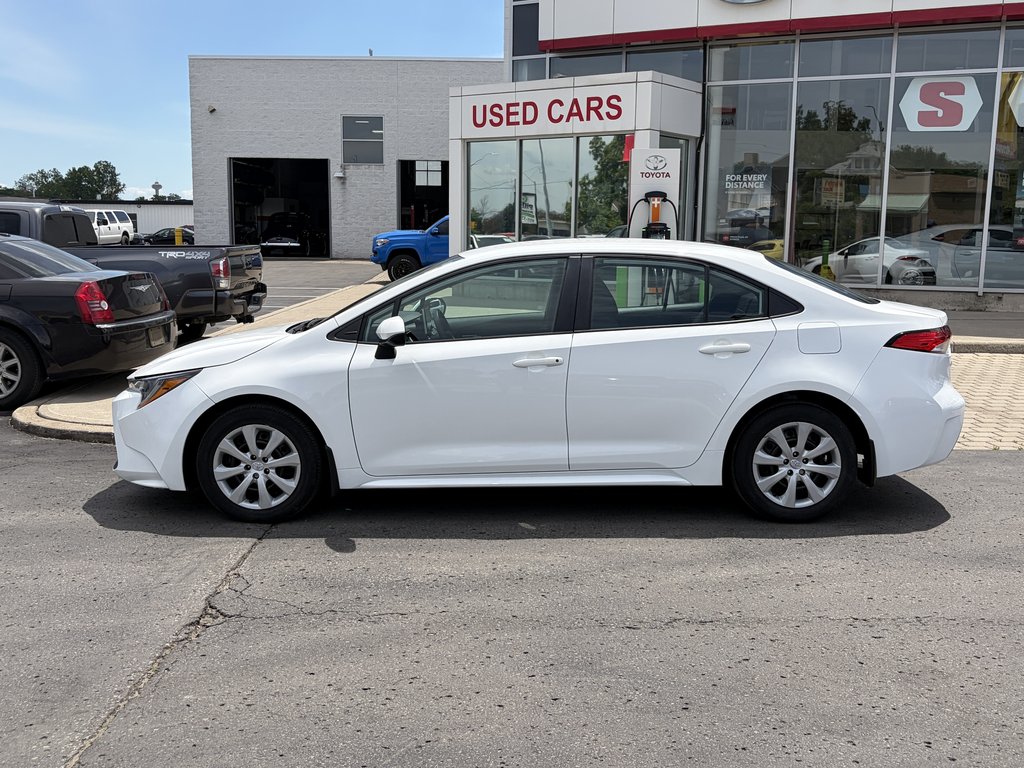 2021 Toyota Corolla LE in Niagara Falls, Ontario - 2 - w1024h768px