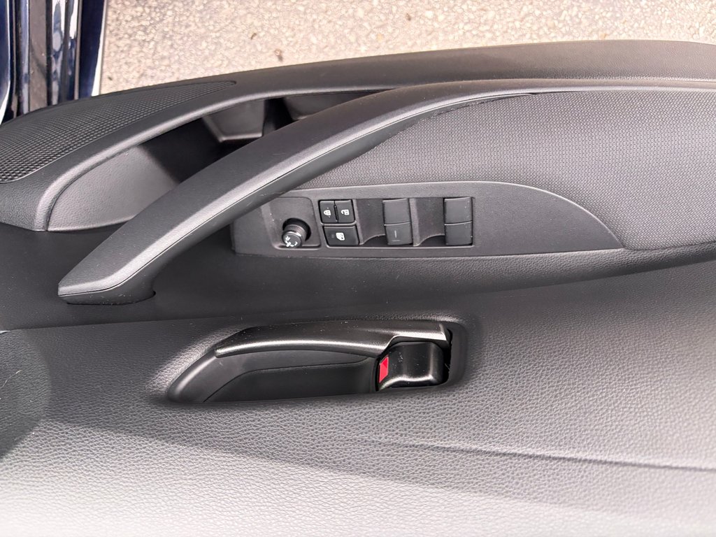 2024 Toyota Corolla LE in Niagara Falls, Ontario - 10 - w1024h768px