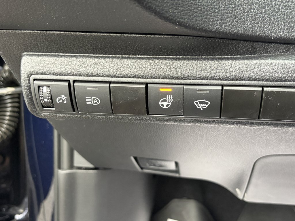 2024 Toyota Corolla LE in Niagara Falls, Ontario - 14 - w1024h768px