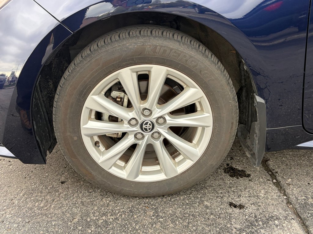 2024 Toyota Corolla LE in Niagara Falls, Ontario - 8 - w1024h768px