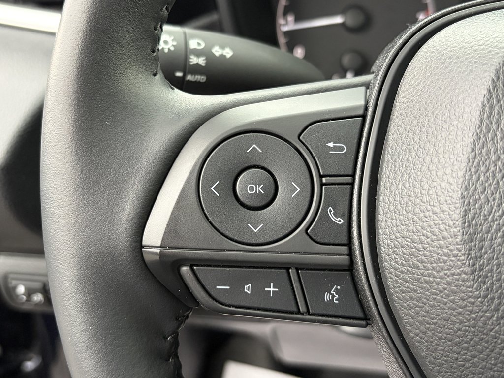 2024 Toyota Corolla LE in Niagara Falls, Ontario - 15 - w1024h768px