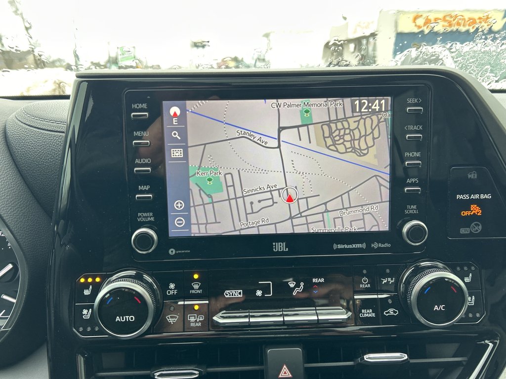 2021 Toyota Highlander Limited in Niagara Falls, Ontario - 19 - w1024h768px