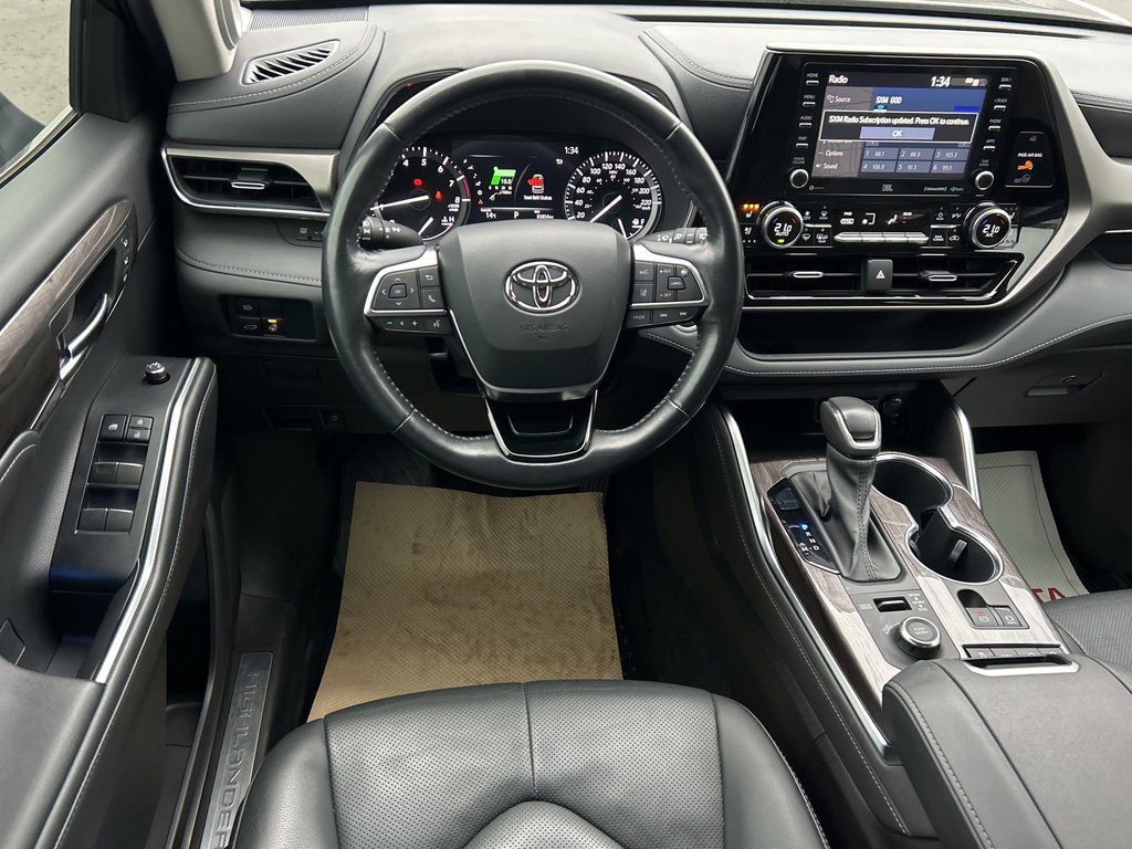 2021 Toyota Highlander Limited in Niagara Falls, Ontario - 9 - w1024h768px