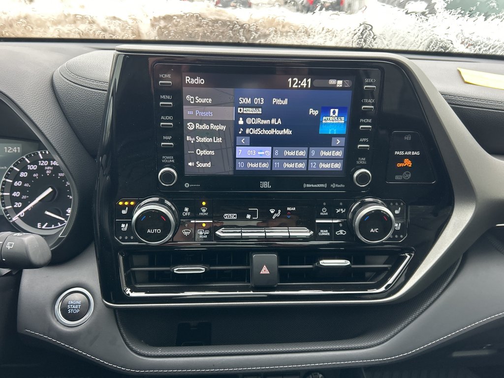 2021 Toyota Highlander Limited in Niagara Falls, Ontario - 18 - w1024h768px